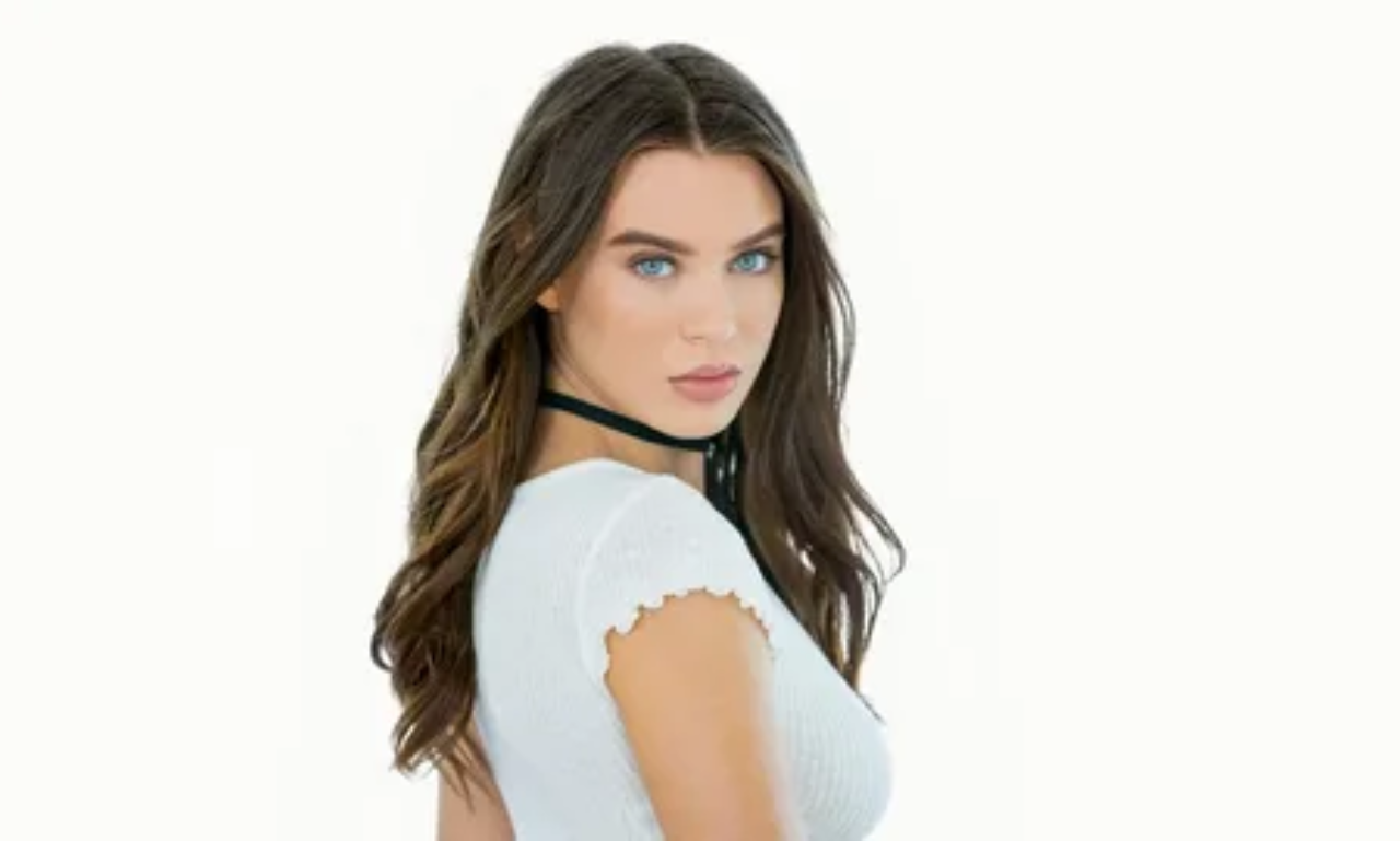 Lana Rhoades Net Worth, Age, Bio, Family Life, Height, Weight